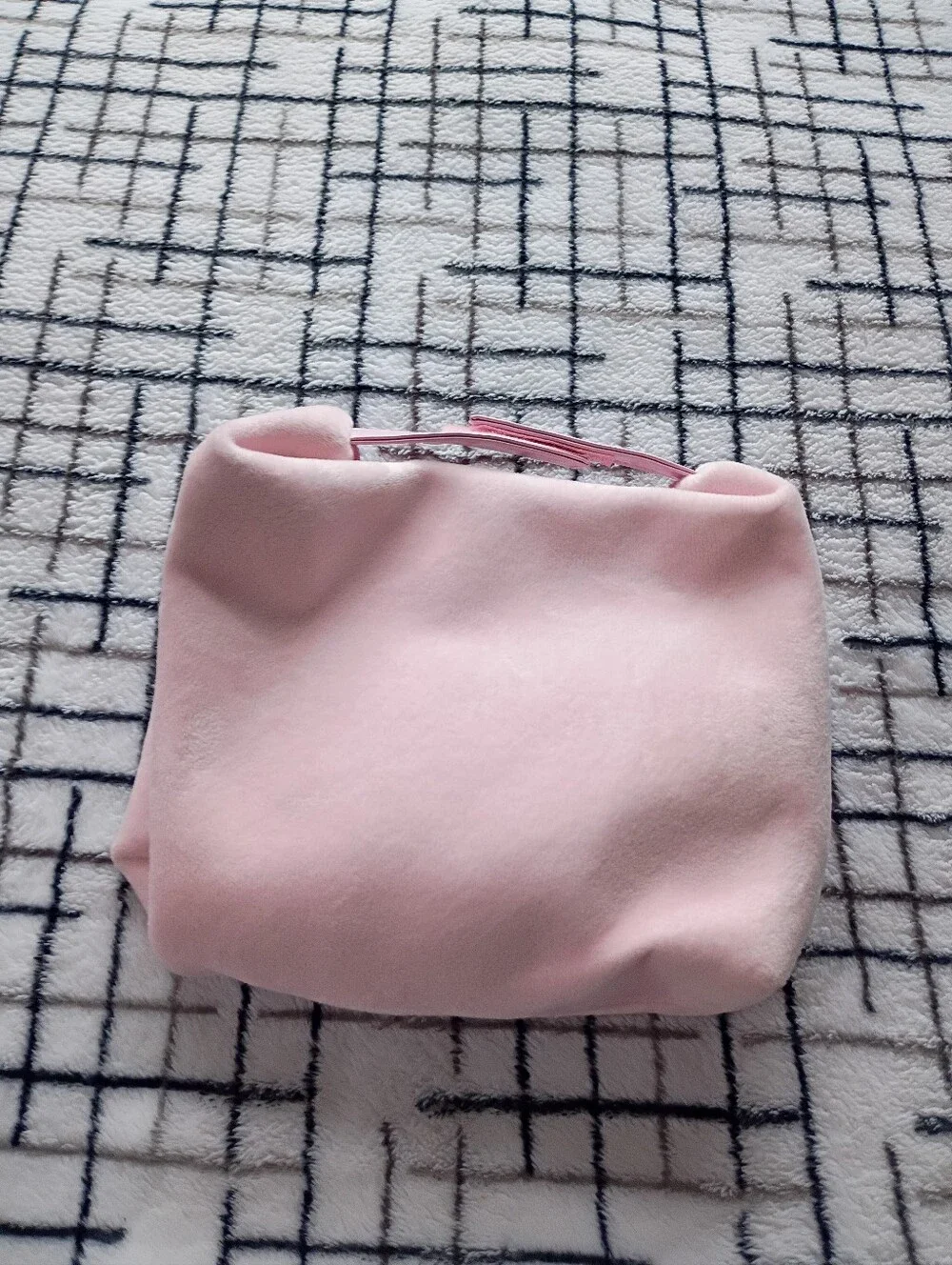 Nicole Miller SEALED Strawberry Vanilla Body & Hand Lotion Duo with Pink Pouch